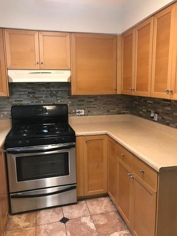 629 BREAKERS Point 0, Schaumburg, IL 60194