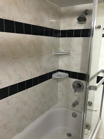 629 BREAKERS Point 0, Schaumburg, IL 60194