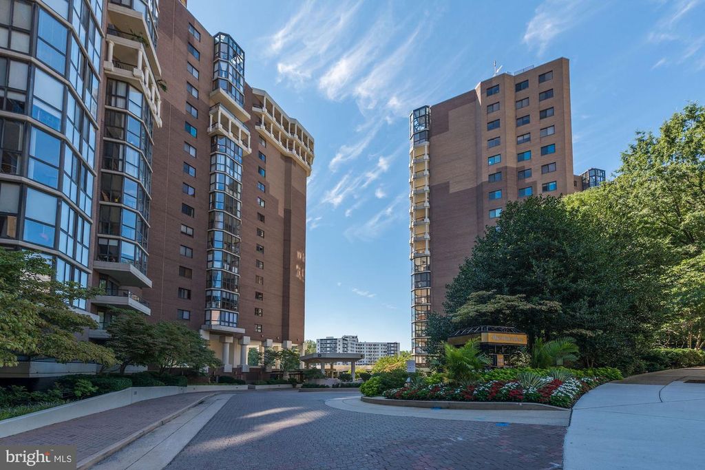1600 N OAK ST #418, Arlington, VA 22209