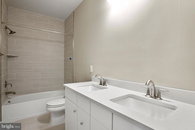 6717 BELCREST RD, Hyattsville, MD 20782