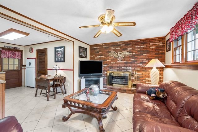 7 Draper Dr, Wilmington, MA 01887