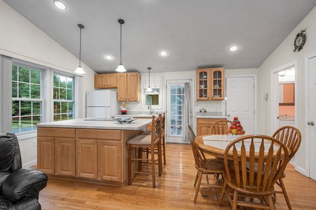 7 Draper Dr, Wilmington, MA 01887