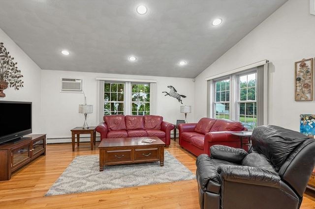 7 Draper Dr, Wilmington, MA 01887