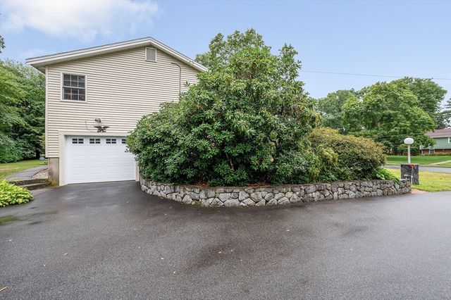 7 Draper Dr, Wilmington, MA 01887