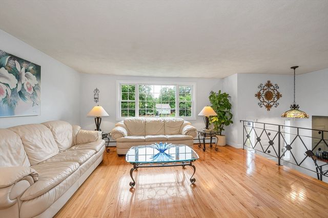 7 Draper Dr, Wilmington, MA 01887