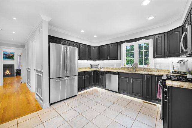 489 Main St, Acushnet, MA 02743