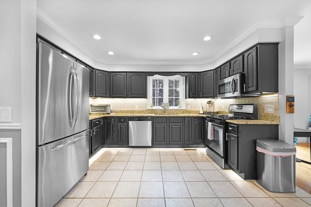 489 Main St, Acushnet, MA 02743