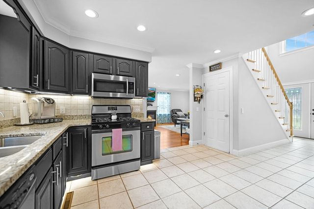 489 Main St, Acushnet, MA 02743