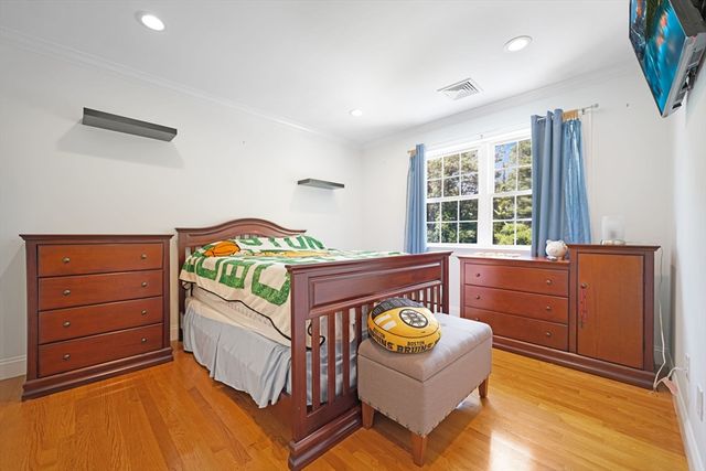 489 Main St, Acushnet, MA 02743