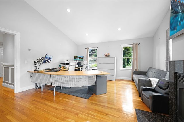 489 Main St, Acushnet, MA 02743