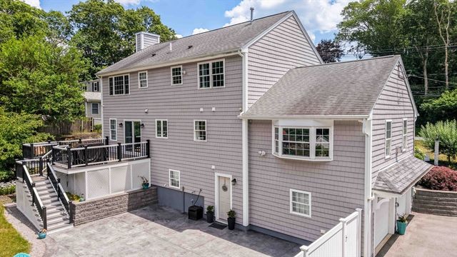 489 Main St, Acushnet, MA 02743