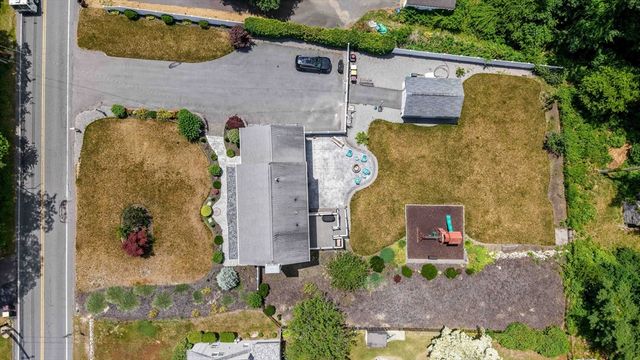 489 Main St, Acushnet, MA 02743