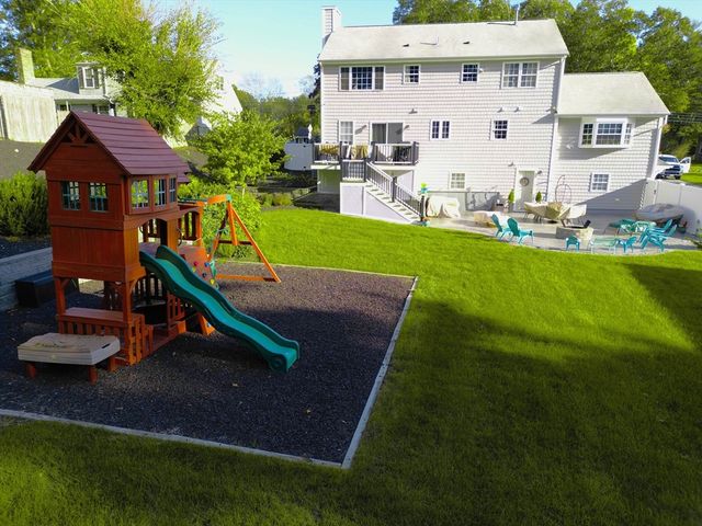 489 Main St, Acushnet, MA 02743