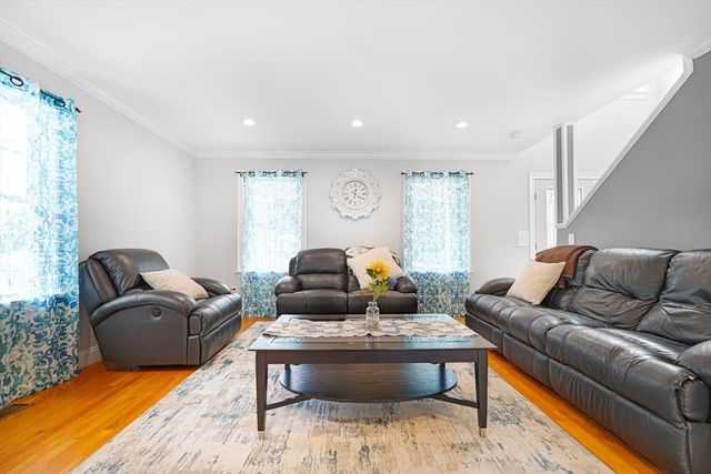 489 Main St, Acushnet, MA 02743