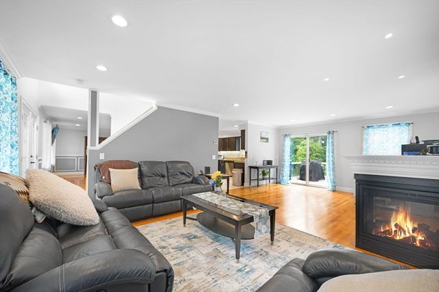 489 Main St, Acushnet, MA 02743