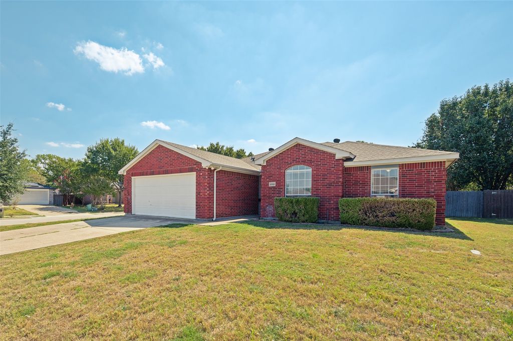 2000 Waterview Drive, Little Elm, TX 75068 — exterior