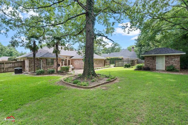 1001 University Circle, Carthage, TX 75633