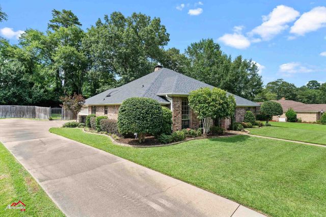 1001 University Circle, Carthage, TX 75633