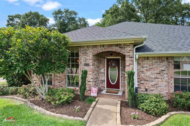 1001 University Circle, Carthage, TX 75633