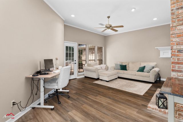 1001 University Circle, Carthage, TX 75633