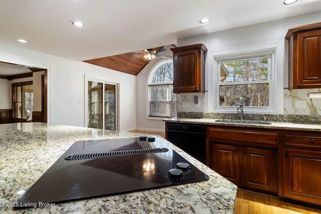 604 Lake Forest Pkwy, Louisville, KY 40245