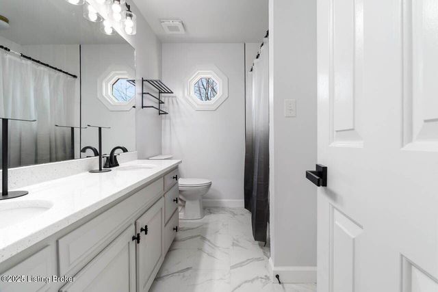 604 Lake Forest Pkwy, Louisville, KY 40245