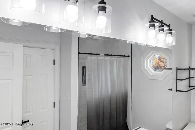 604 Lake Forest Pkwy, Louisville, KY 40245