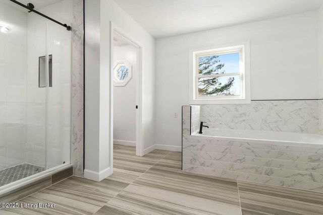 604 Lake Forest Pkwy, Louisville, KY 40245