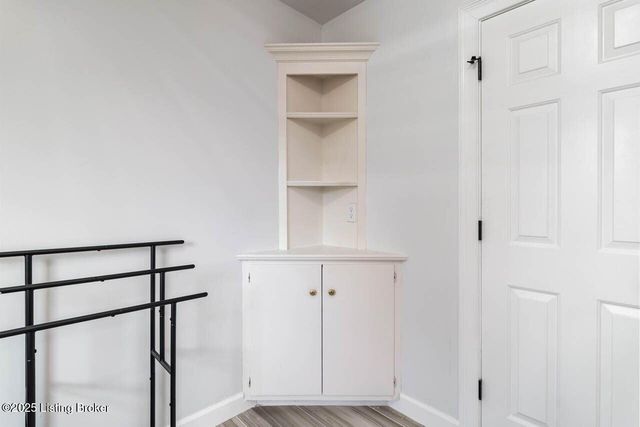 604 Lake Forest Pkwy, Louisville, KY 40245