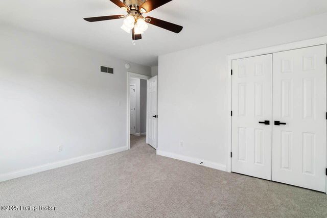 604 Lake Forest Pkwy, Louisville, KY 40245