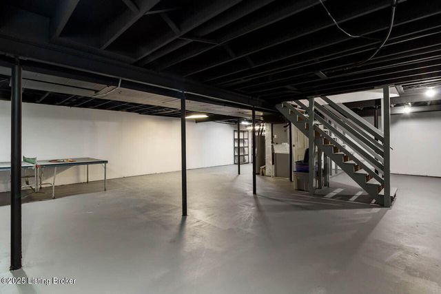 604 Lake Forest Pkwy, Louisville, KY 40245