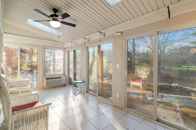 604 Lake Forest Pkwy, Louisville, KY 40245