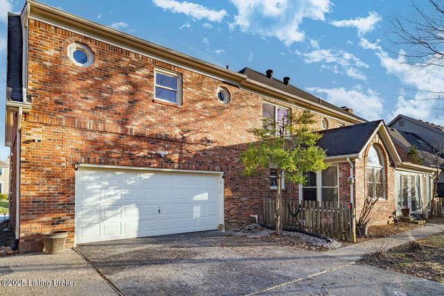 604 Lake Forest Pkwy, Louisville, KY 40245