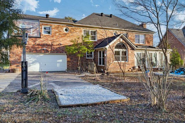 604 Lake Forest Pkwy, Louisville, KY 40245