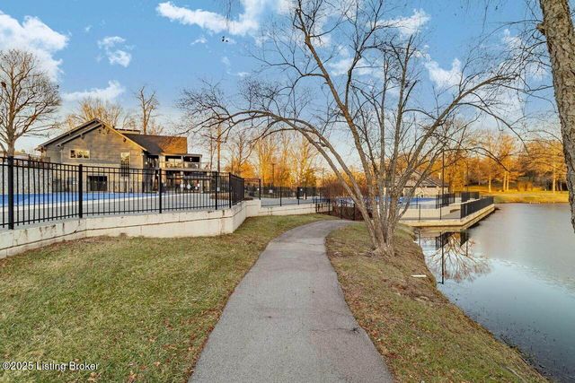 604 Lake Forest Pkwy, Louisville, KY 40245