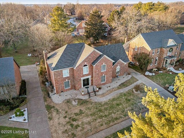 604 Lake Forest Pkwy, Louisville, KY 40245