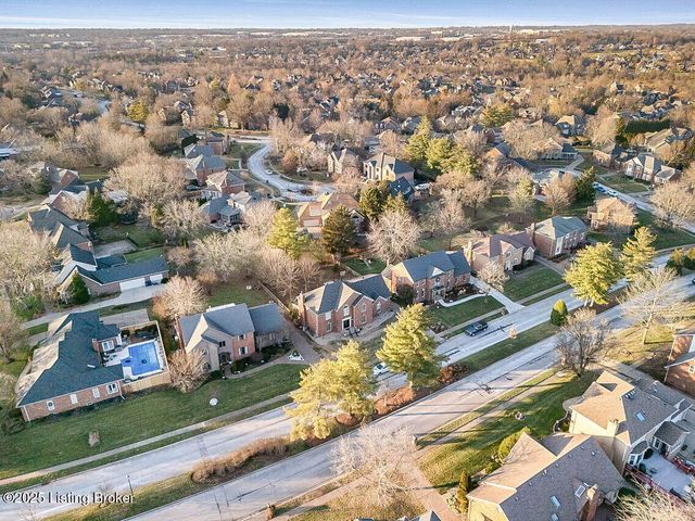 604 Lake Forest Pkwy, Louisville, KY 40245