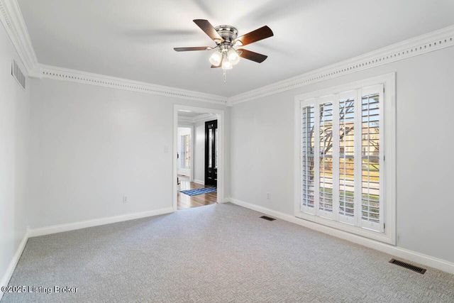 604 Lake Forest Pkwy, Louisville, KY 40245