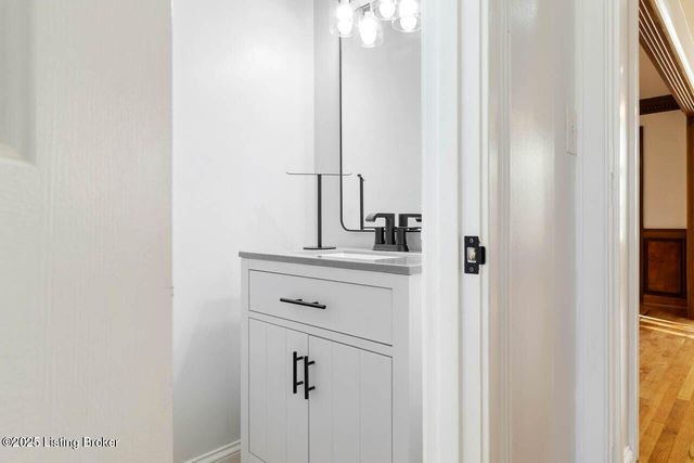 604 Lake Forest Pkwy, Louisville, KY 40245