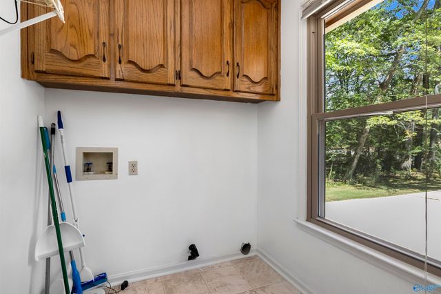 4417 Dogwood Drive SW, Decatur, AL 35603