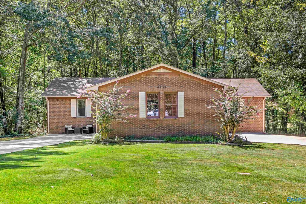 4417 Dogwood Drive SW, Decatur, AL 35603