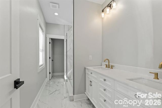 543 30th Avenue NW, Hickory, NC 28601