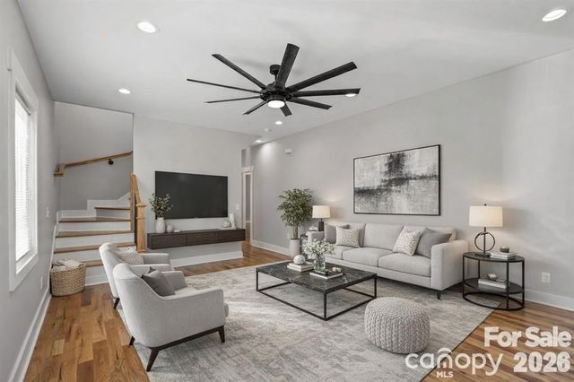 543 30th Avenue NW, Hickory, NC 28601