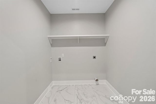 543 30th Avenue NW, Hickory, NC 28601
