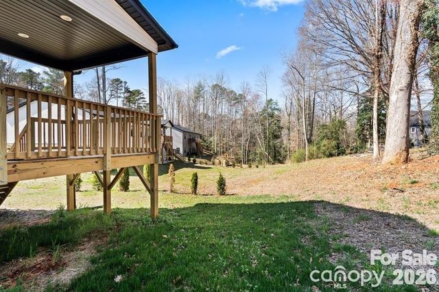 543 30th Avenue NW, Hickory, NC 28601