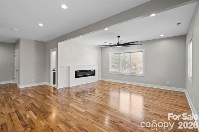 543 30th Avenue NW, Hickory, NC 28601