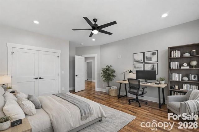 543 30th Avenue NW, Hickory, NC 28601