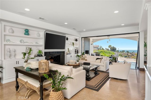 321 Calle Felicidad, San Clemente, CA 92672