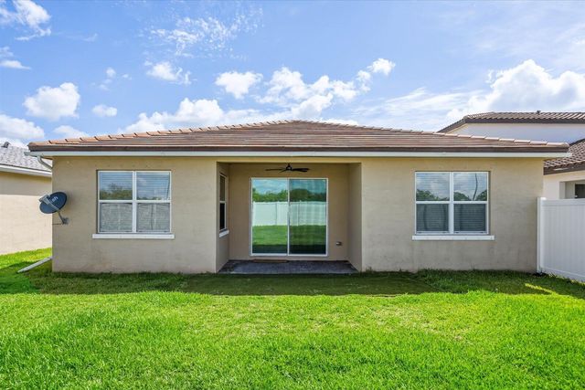 8095 NW Greenbank Circle, Port St. Lucie, FL 34987