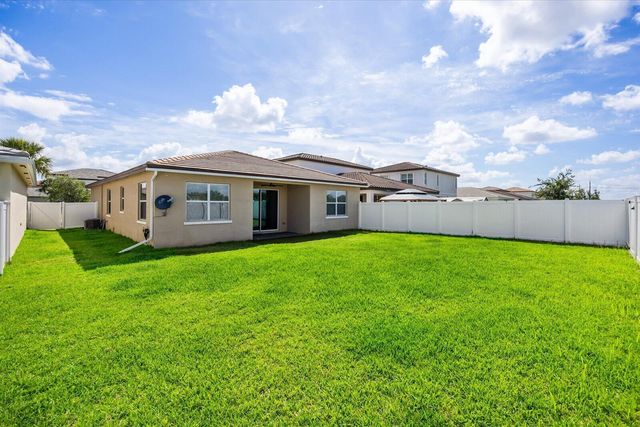 8095 NW Greenbank Circle, Port St. Lucie, FL 34987